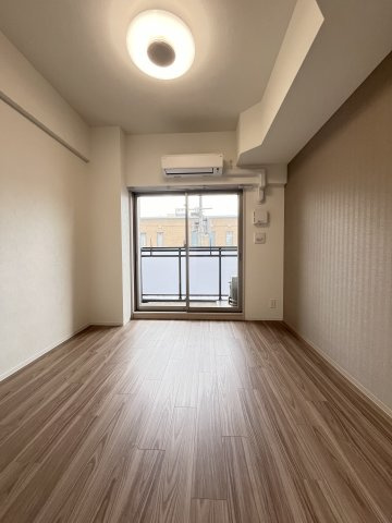 大阪市都島区内代町２丁目の賃貸マンションの居間・リビング