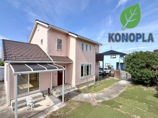 【中古戸建】前橋市箱田町の外観|■外観｜外壁のアクセントカラーがシックな外観です。シンプルなデザインでありながらも「個性」を損なわず、お客様一人ひとりの暮らし方にフィットします。