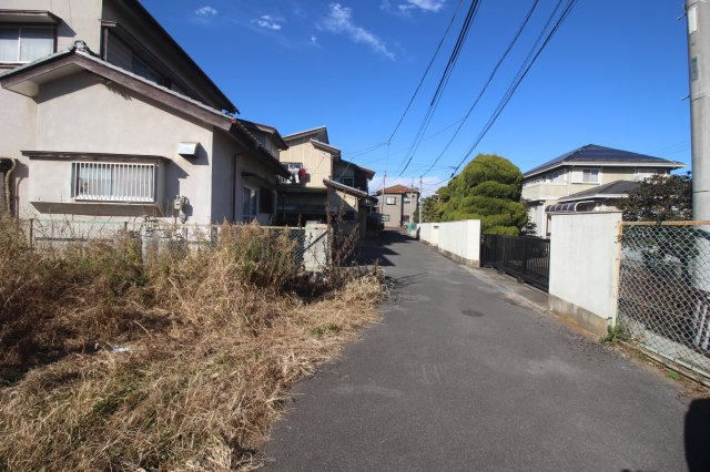 小山市羽川の前面道路含む現地写真|南東側道路（2024年12月撮影）