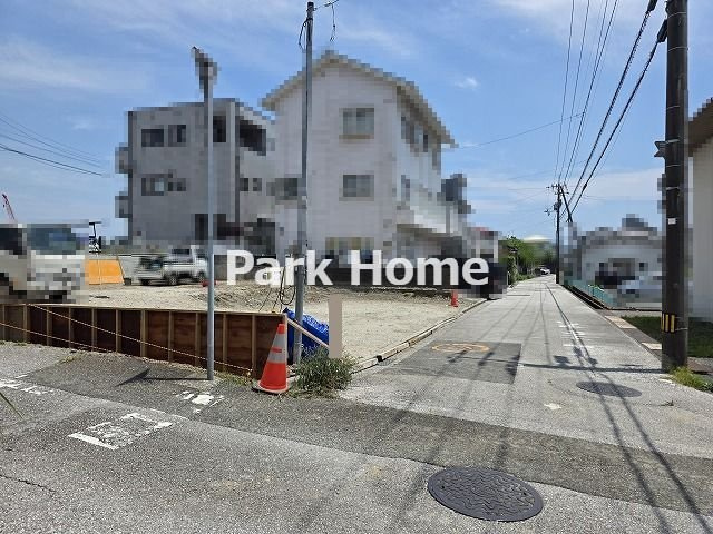 高知市新田町　③　新築戸建ての前面道路含む現地写真