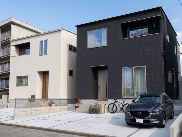 高知市新田町　③　新築戸建ての居間・リビング