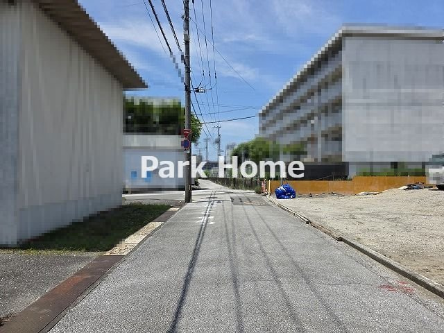 高知市新田町　③　新築戸建ての前面道路含む現地写真