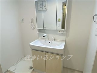 メディオ　クエストの洗面所|三面鏡付シャンプードレッサー
