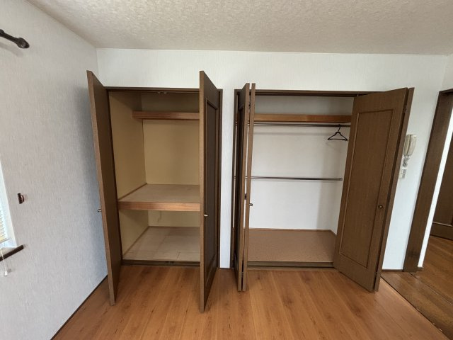 新中野町2丁目6-6借家の収納