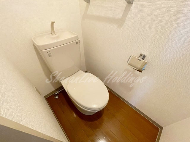 横浜市戸塚区矢部町の賃貸マンションのトイレ|清潔感のあるトイレです