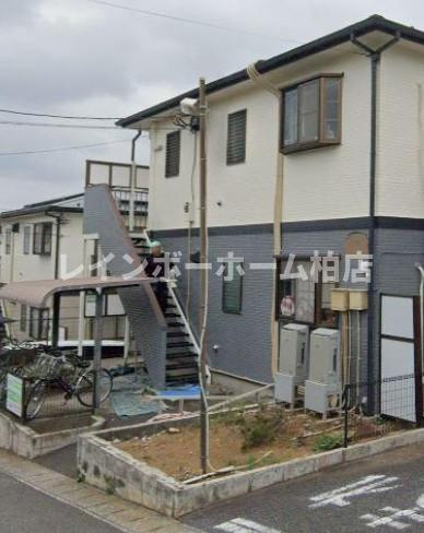 特典：仲介手数料が無料です!!のエントランス