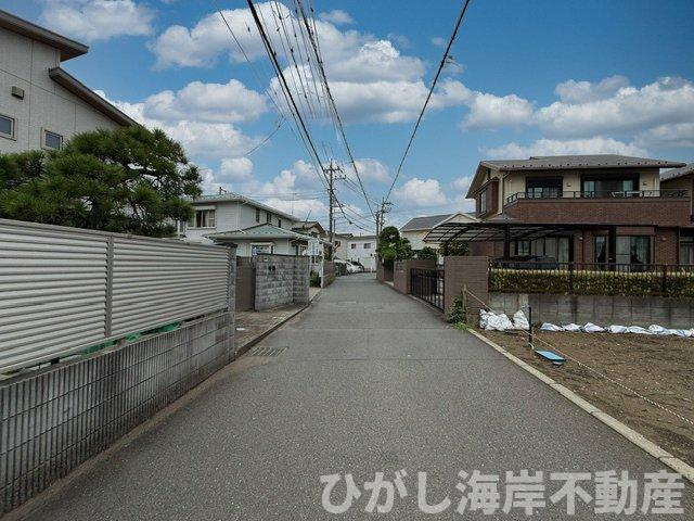 茅ケ崎市香川４丁目　売地の前面道路含む現地写真|現地外観