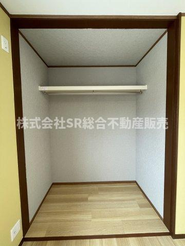 御厨東2丁目中古戸建の収納|容量たっぷりのオープンクローゼット♪