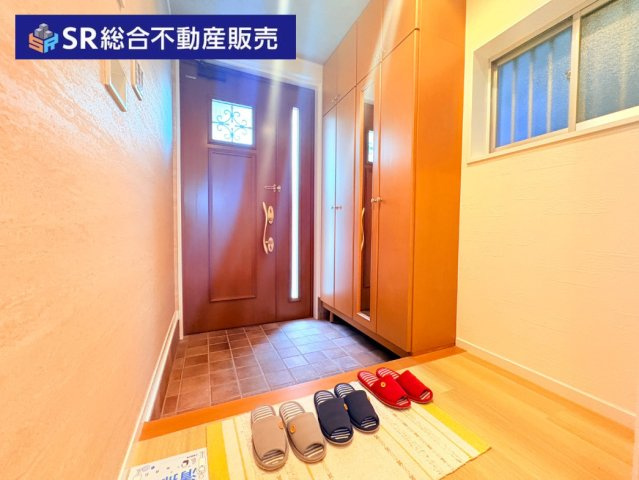 御厨東2丁目中古戸建のバルコニー|弊社は、工務店と関係強化を徹底し、世界情勢やナフサショックの影響を受けずに材料確保を行い、納期も遅れることがございませんので、心配ご無用です！お気軽にご相談下さい。