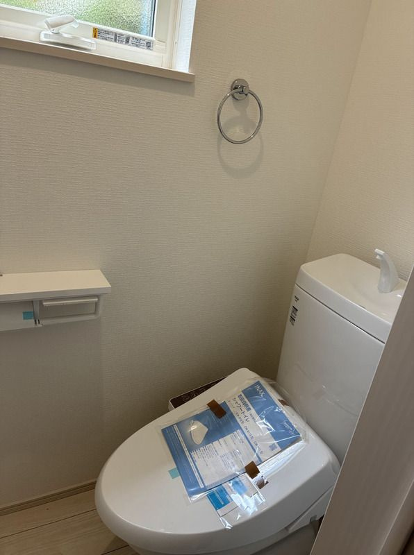 我孫子市若松A号棟戸建のトイレ|ゆったりとした空間のトイレです