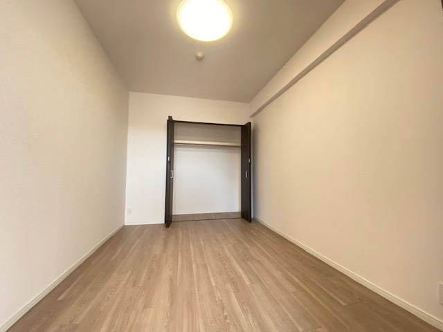 東急ドエル・横浜ヒルサイドガーデンの洋室|マンションのオーソドックスな3LDKの間取りは慣れ親しんだ安心感がありますね。