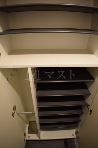 プレサンス谷町リーベの玄関