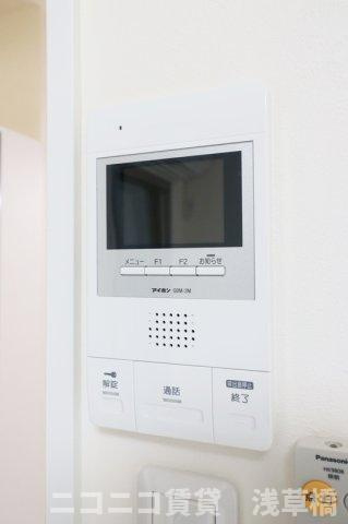 グランクオール西綾瀬2丁目のセキュリティ|302号室イメージの為、現状を優先致します。