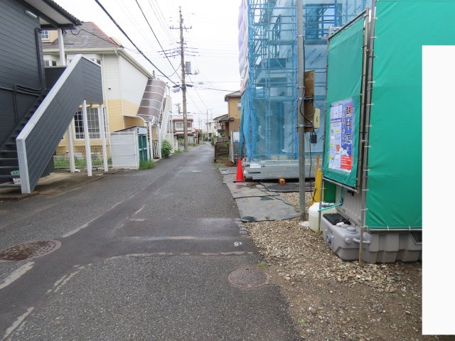 坂戸市三光町新築戸建の前面道路含む現地写真