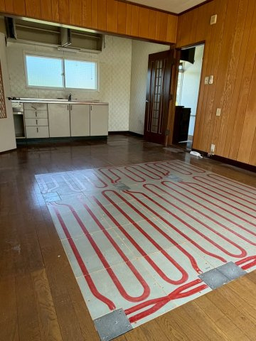 阿寒町中央1丁目中古住宅の居間・リビング