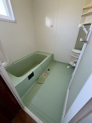 阿寒町中央1丁目中古住宅の浴室