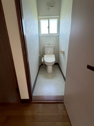 阿寒町中央1丁目中古住宅のトイレ