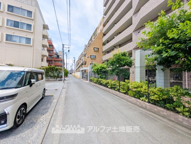 ロイヤルステージ福生の外観|【Warm Light】
◆ぬくもりに満ちた場所◆
差し込む陽だまりが、心の奥までやさしく照らす。