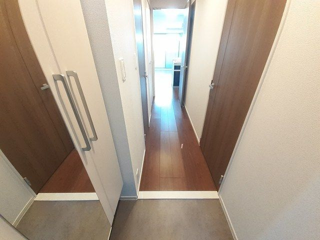 セイント野並の玄関