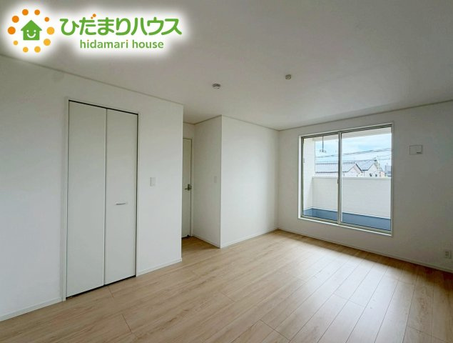 いわき市小名浜岡小名第4　新築戸建　1号棟の寝室|清々しい朝陽が差し込む寝室は、開放感たっぷりで心をリフレッシュしてくれる特別な住空間。家具の配置を自由に楽しむことで、自分だけの快適な居場所を作り出せます！