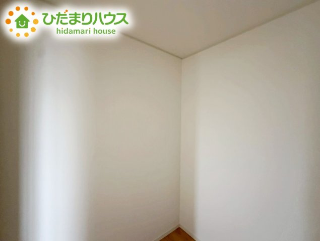 いわき市小名浜岡小名第4　新築戸建　1号棟の収納|ママに人気のウォークインクローゼット付き！
コートやジャケットはもちろん、季節物や布団なども全部収納できちゃいます(^^)/