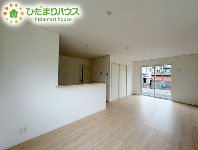 いわき市小名浜岡小名第4　新築戸建　1号棟の居間・リビング|お子様が元気に遊べる広々としたリビングです。