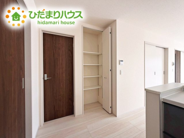 いわき市平下平窪3期　新築戸建　3号棟の収納|パントリー完備で散らかりがちなキッチン回りもラクラクお片付けできちゃいます！(*^-^*)