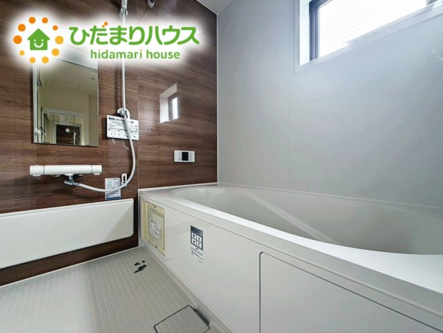 いわき市平下平窪3期　新築戸建　3号棟の浴室|"何歳まで一緒に入ってくれるだろうか・・・。
広いお風呂は、お子様と一緒に入るバスタイムがより楽しくなります。"