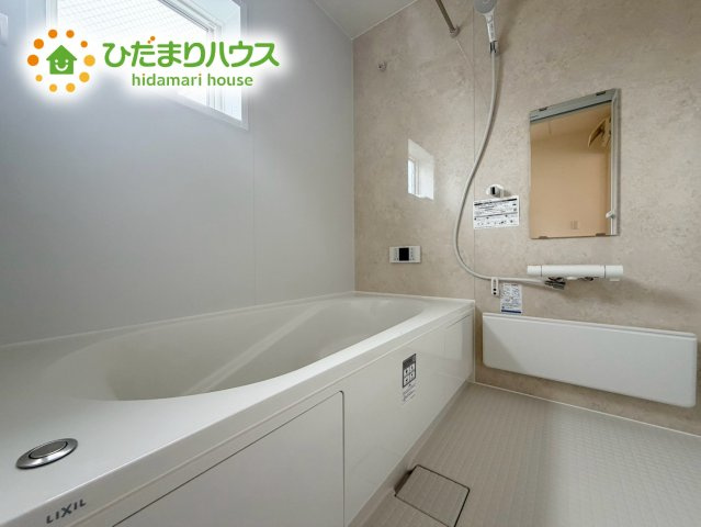 いわき市平下平窪3期　新築戸建　2号棟の浴室|"何歳まで一緒に入ってくれるだろうか・・・。
広いお風呂は、お子様と一緒に入るバスタイムがより楽しくなります。"