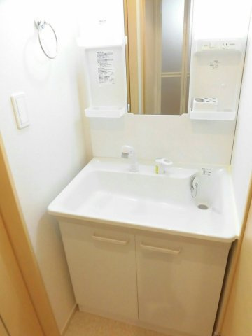 プルメリアコートの洗面所|コンパクトで使いやすい洗面所