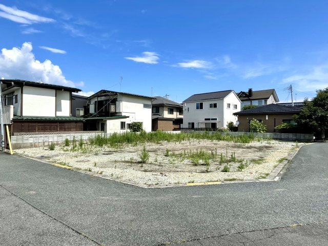 【前面道路含む現地写真】 | 【宅地分譲】　山形市城北町1丁目　全2区画 | 前面道路約5.6mです♪