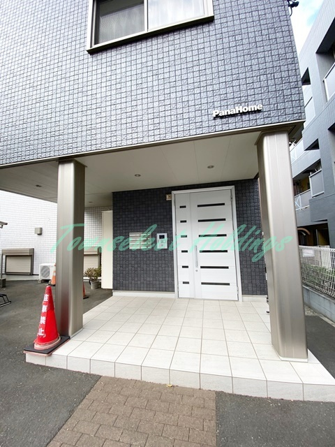 藤沢市湘南台３丁目のアパートのエントランス