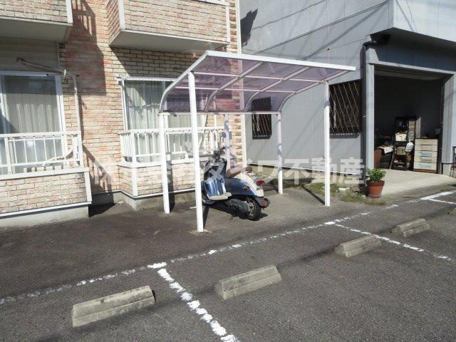 フォンテーヌⅡの駐車場