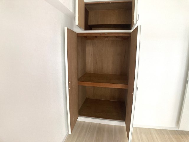 ヨシダビルの収納|収納箇所、奥行き有ります