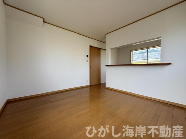 中郡大磯町東小磯　中古戸建のダイニング|新規リフォーム完了！　12帖　LDK