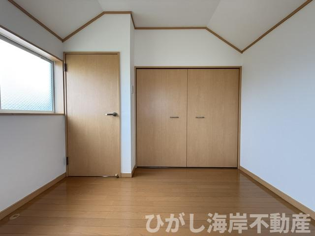 中郡大磯町東小磯　中古戸建の内装|新規リフォーム完了！　4帖　洋室