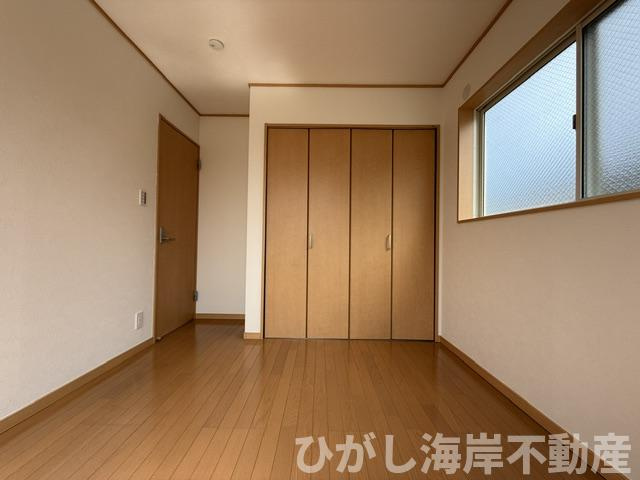 中郡大磯町東小磯　中古戸建の寝室|新規リフォーム完了！　5.2帖　洋室