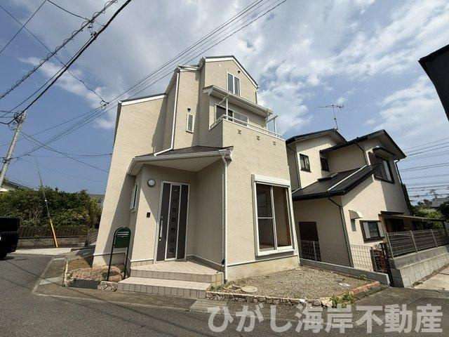 中郡大磯町東小磯　中古戸建の前面道路含む現地写真|新規リフォーム完了！　現地外観