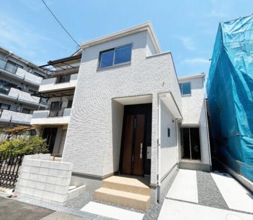 春日町　新築一戸建て　3号地の外観|新しい生活にいかがでしょうか？外観はお住まいの顔になります。こだわりたいポイントですね。外壁塗装や屋根塗装のご相談も承っております。
■現地内覧・資金計画相談・住宅ローン相談もお問合せ受付中■