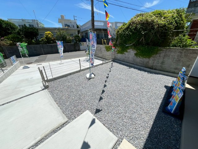 うるま市勝連平安名 1号棟（全３棟）の前面道路含む現地写真|前面道路含む現地写真です