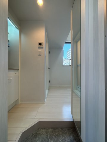 Residence Azurの玄関|202号室イメージの為、現状を優先致します。