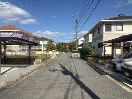 東広島市高屋高美が丘3丁目中古戸建の前面道路含む現地写真