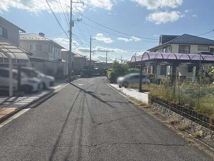 東広島市高屋高美が丘3丁目中古戸建の前面道路含む現地写真