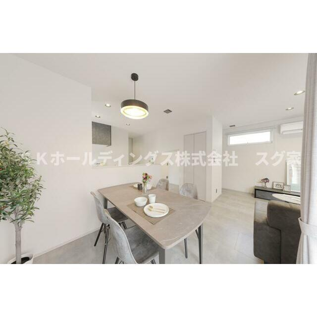 福知山市前田新町新築戸建て住宅の居間・リビング