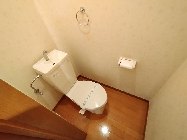府中市紅葉丘２丁目の賃貸マンションのトイレ