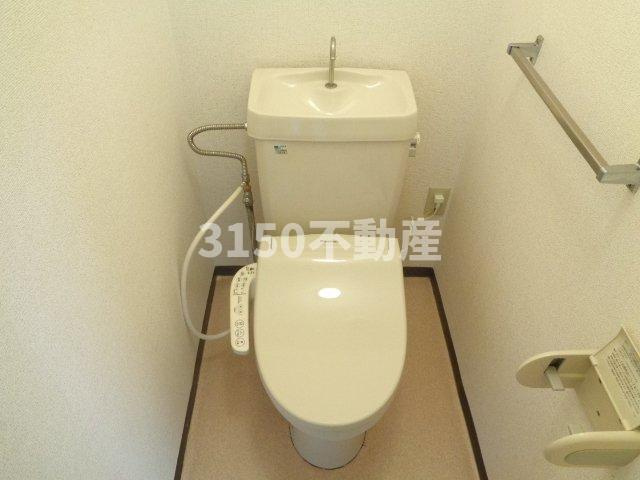クレセントイワイのトイレ|清潔感のあるトイレです
