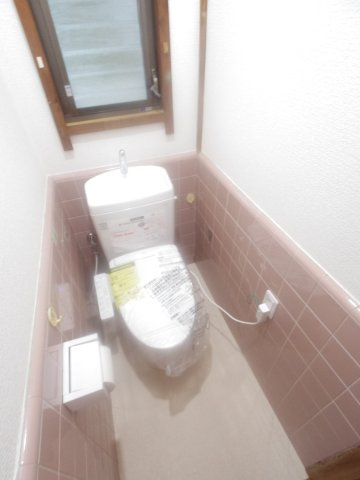東所沢貸家のトイレ