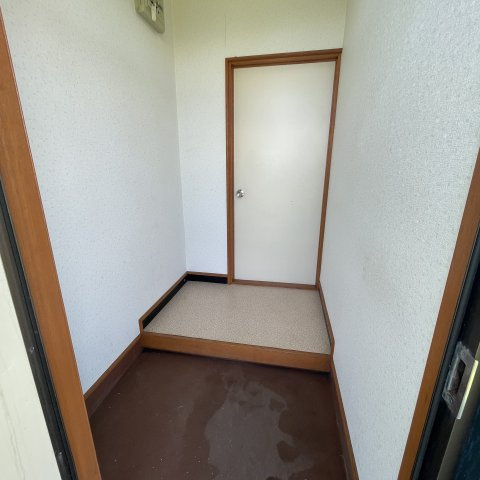 大和ハイツ３の玄関