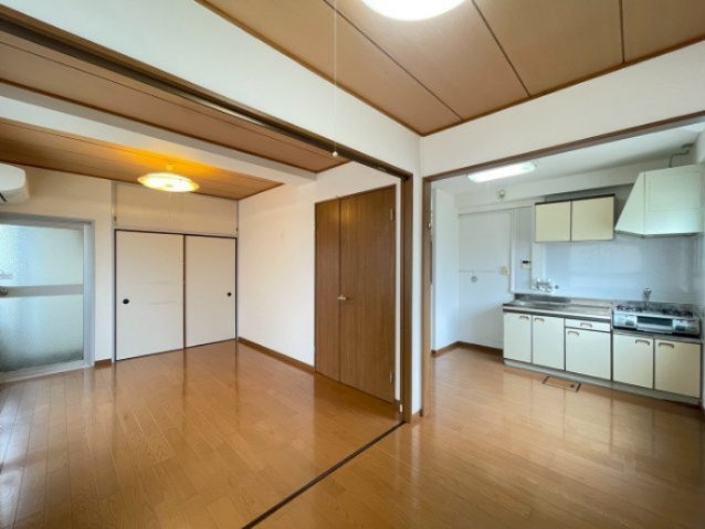吉田マンションの居間・リビング