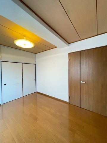 吉田マンションの洋室